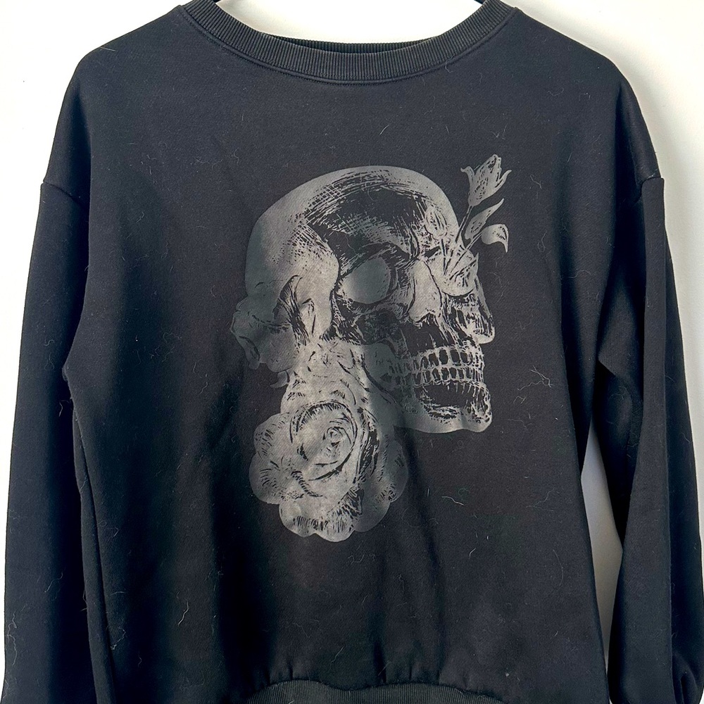 Buff Bunny black crew neck with skull and rose design